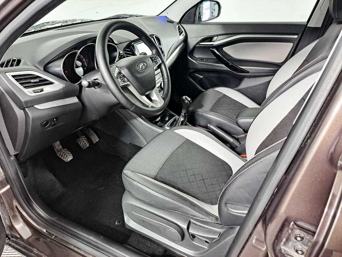 Купить Lada (ВАЗ) Vesta SW Cross, 2017, 105 522 км, фото №14