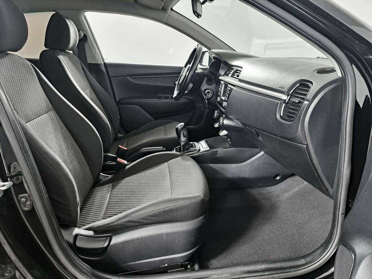 Купить Kia Rio, 2017, 81 921 км, фото №9