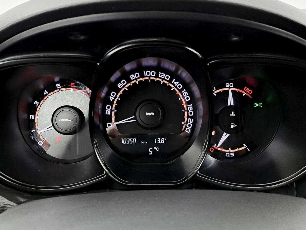 Купить Lada (ВАЗ) Vesta, 2019, 70 350 км, фото №11