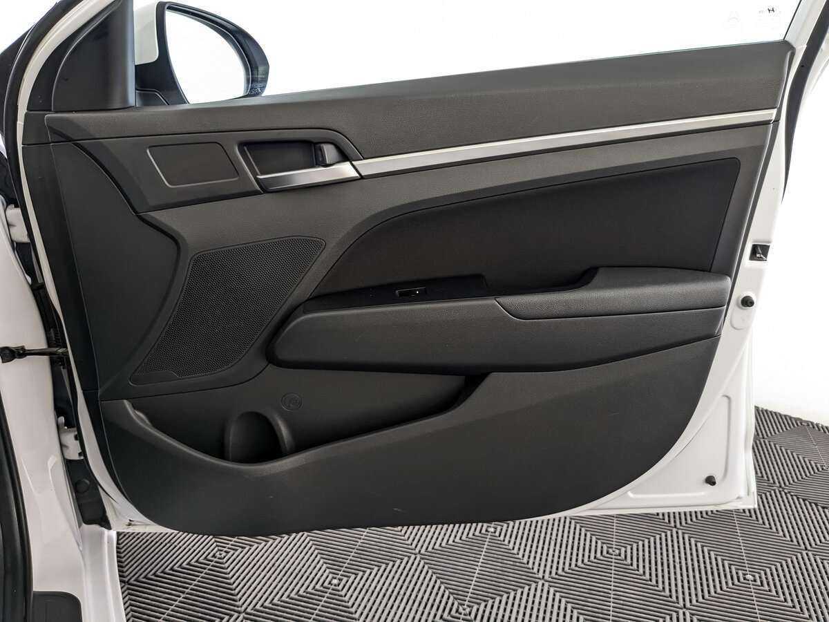Купить Hyundai Elantra, 2020, 68 111 км, фото №25