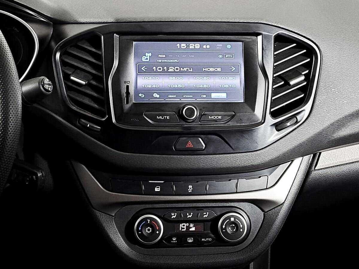 Купить Lada (ВАЗ) Vesta, 2017, 45 200 км, фото №10