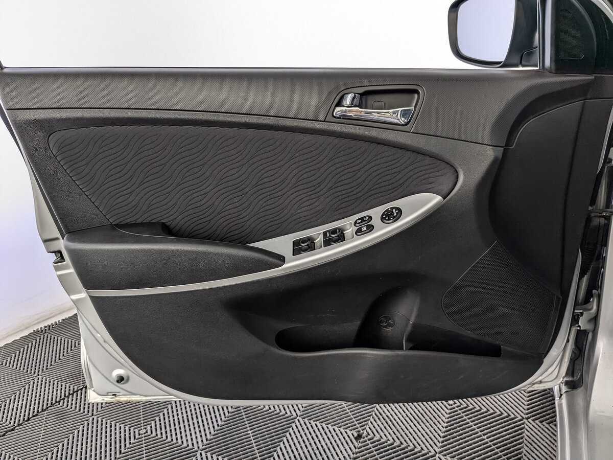 Купить Hyundai Solaris, 2012, 193 166 км, фото №15