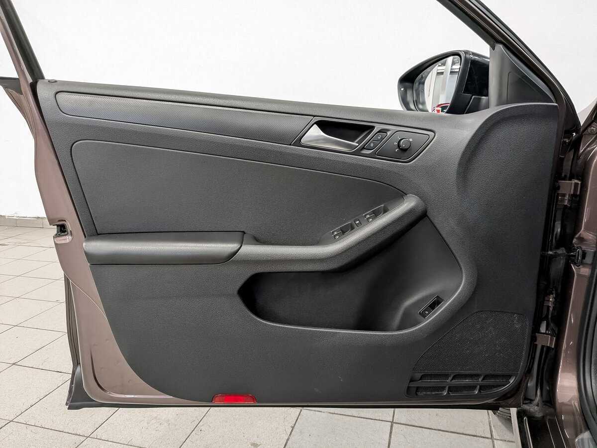 Купить Volkswagen Jetta, 2014, 129 595 км, фото №19
