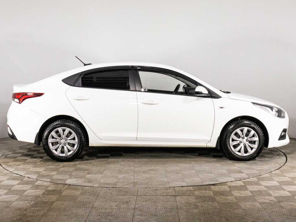 Купить Hyundai Solaris, 2017, 64 830 км, фото №4