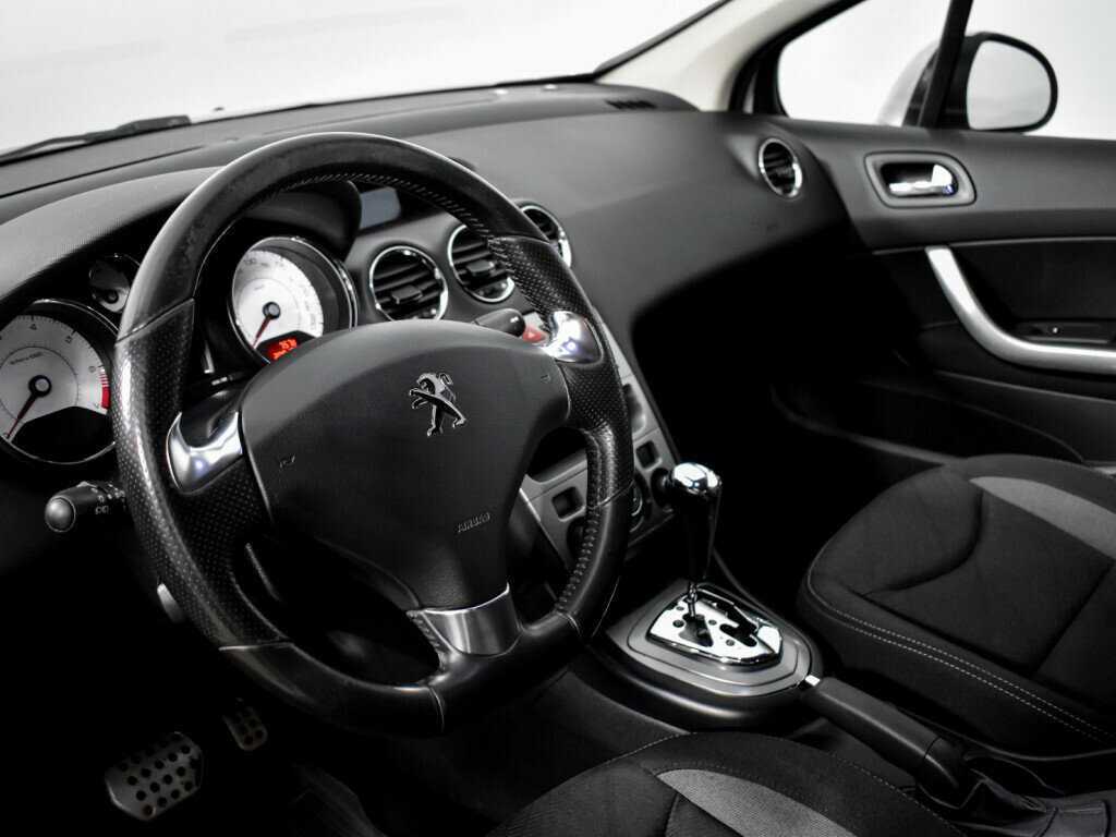 Купить Peugeot 408, 2016, 208 197 км, фото №9