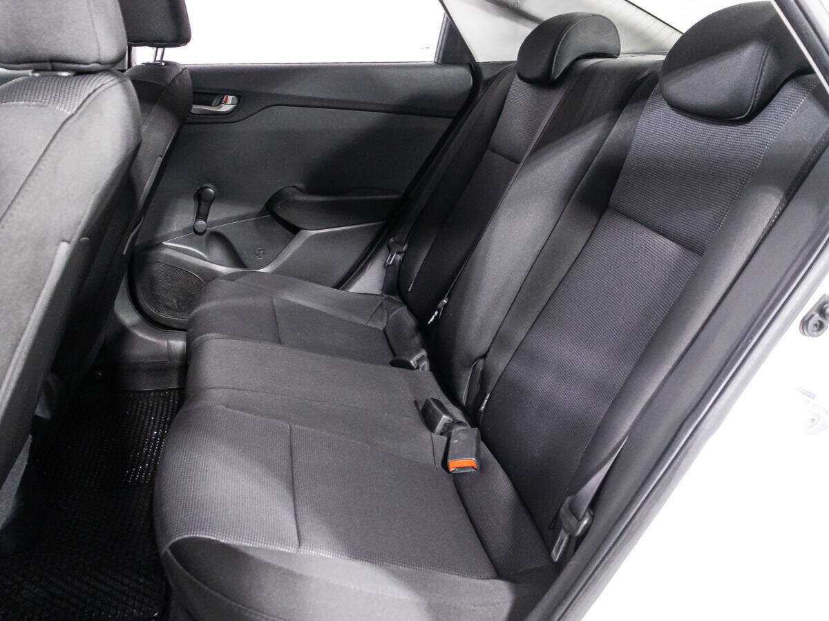 Купить Hyundai Solaris, 2017, 327 514 км, фото №10